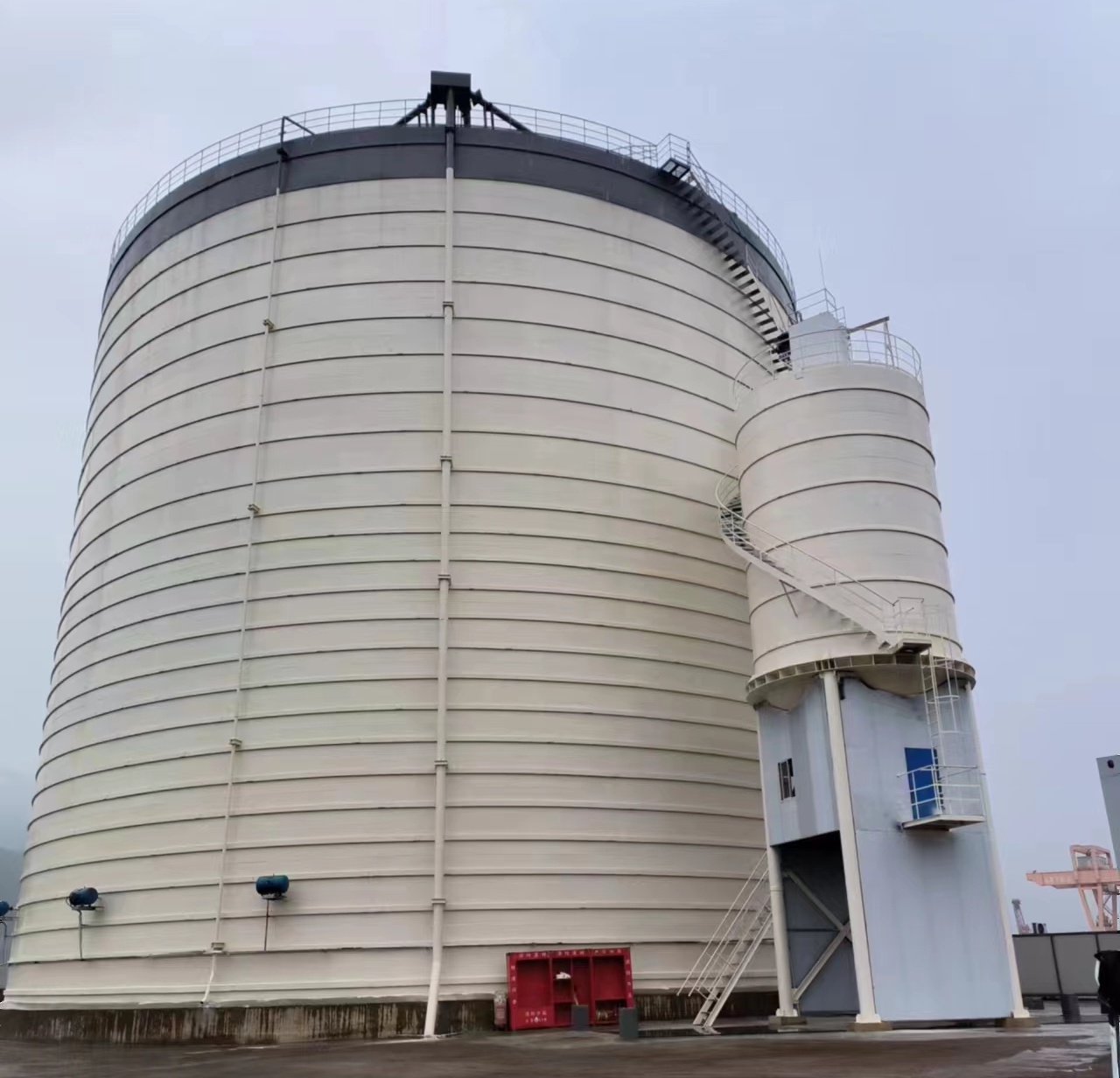 呼伦贝尔10万吨水泥钢板库